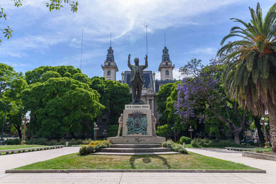 Argentina - Buenos Aires 108 - Montserrat - monumento a Juan Domingo Perón.jpg